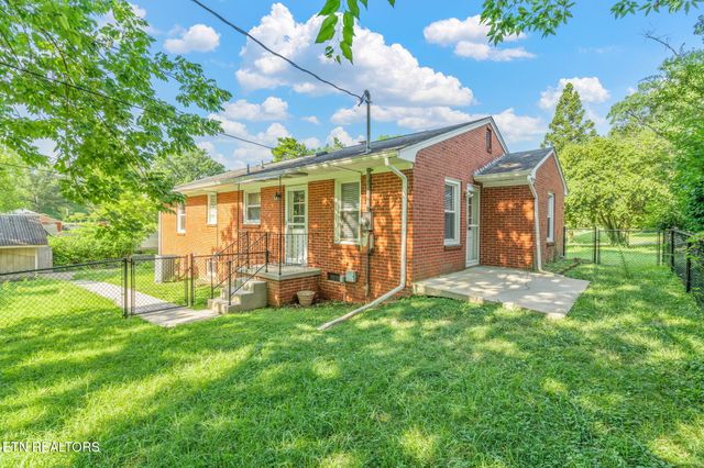 304 Bona Rd, Knoxville, TN 37914