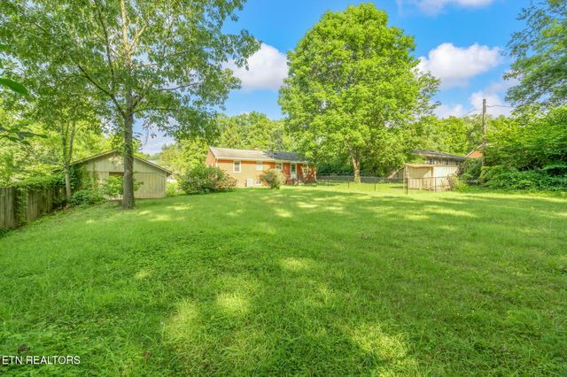304 Bona Rd, Knoxville, TN 37914