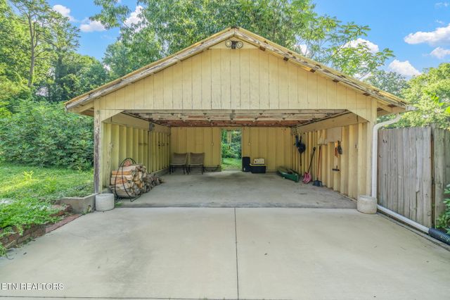 304 Bona Rd, Knoxville, TN 37914
