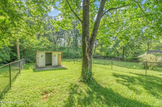 304 Bona Rd, Knoxville, TN 37914