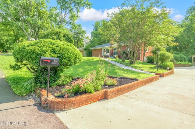 304 Bona Rd, Knoxville, TN 37914