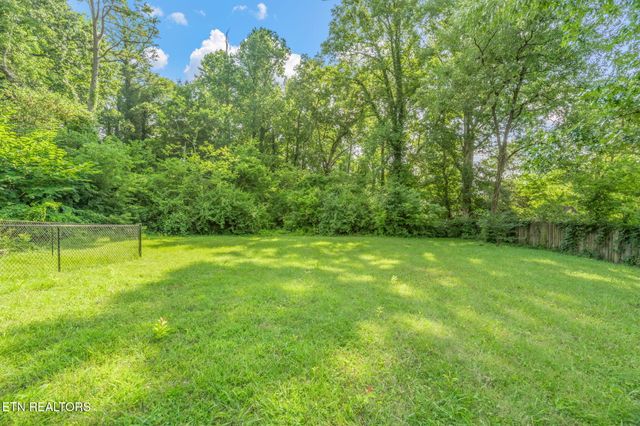 304 Bona Rd, Knoxville, TN 37914