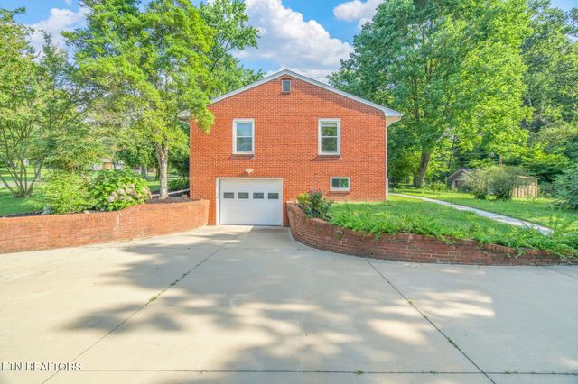 304 Bona Rd, Knoxville, TN 37914