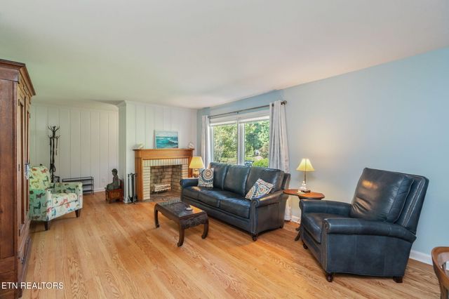 304 Bona Rd, Knoxville, TN 37914