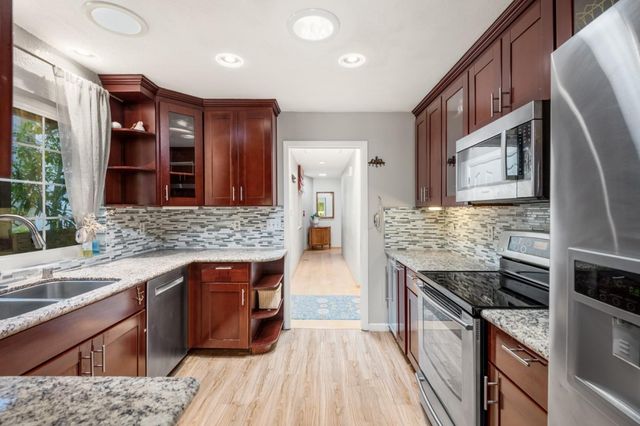 932 Lundy Lane, Los Altos, CA 94024