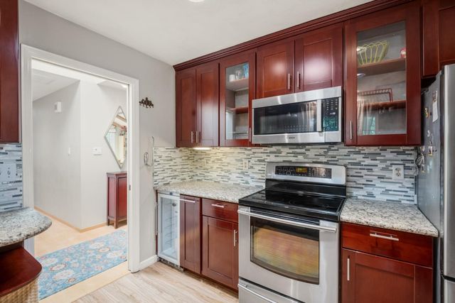 932 Lundy Lane, Los Altos, CA 94024