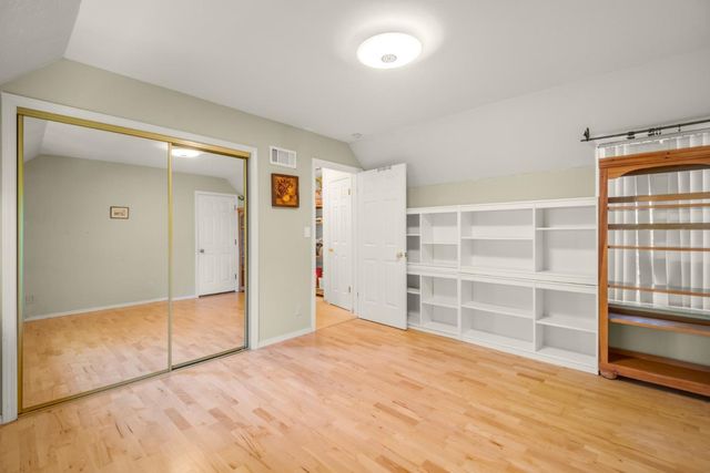 932 Lundy Lane, Los Altos, CA 94024