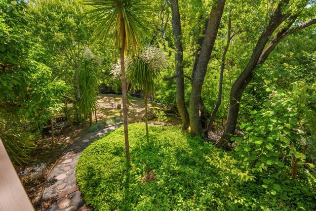 932 Lundy Lane, Los Altos, CA 94024