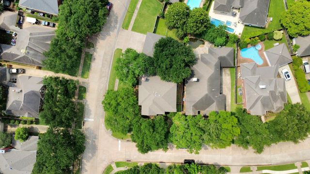 7130 Glenwood Drive, Sugar Land, TX 77479