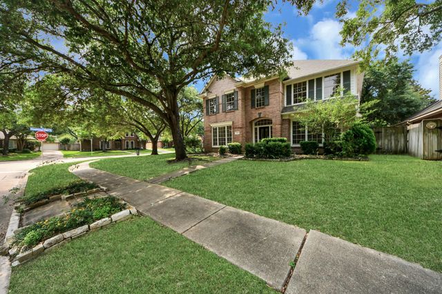 7130 Glenwood Drive, Sugar Land, TX 77479