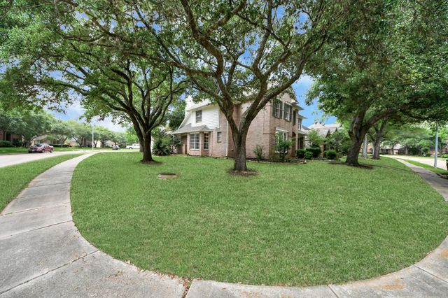 7130 Glenwood Drive, Sugar Land, TX 77479