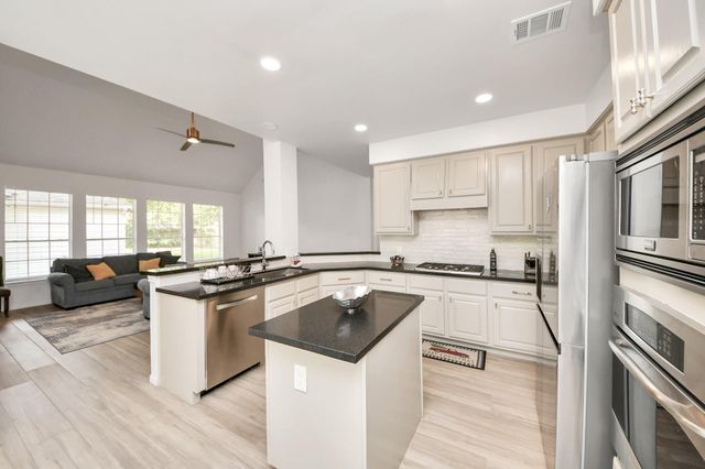 7130 Glenwood Drive, Sugar Land, TX 77479