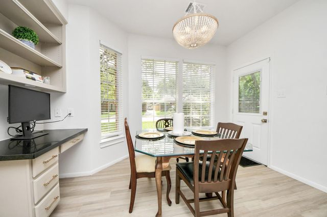 7130 Glenwood Drive, Sugar Land, TX 77479