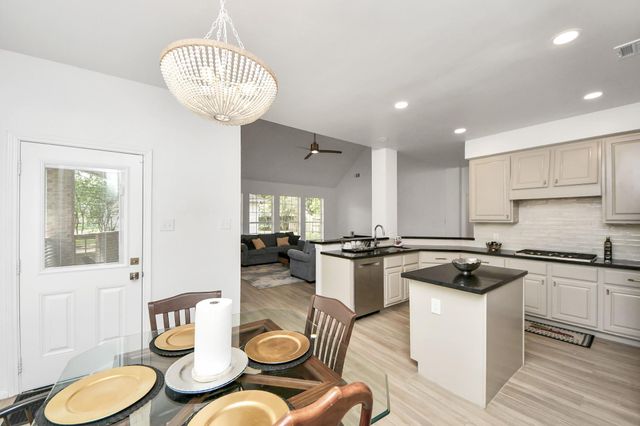 7130 Glenwood Drive, Sugar Land, TX 77479