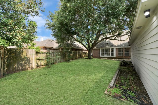 7130 Glenwood Drive, Sugar Land, TX 77479