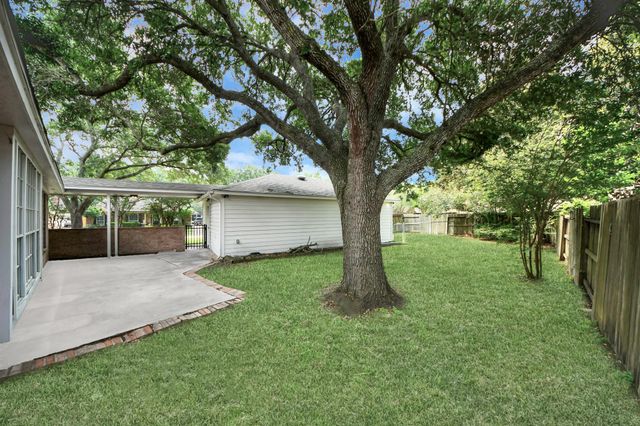 7130 Glenwood Drive, Sugar Land, TX 77479