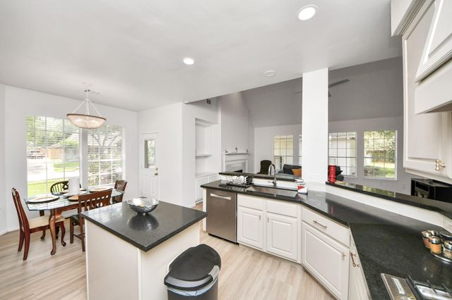 7130 Glenwood Drive, Sugar Land, TX 77479