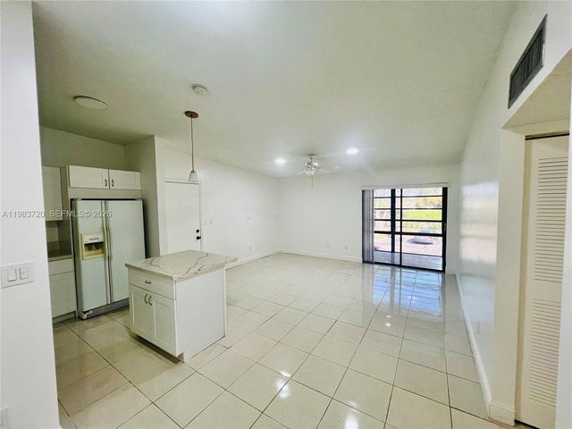 9743 W Mcnab Rd 209, Tamarac, FL 33321