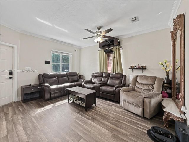 3070 SE 17th Ave, Homestead, FL 33035