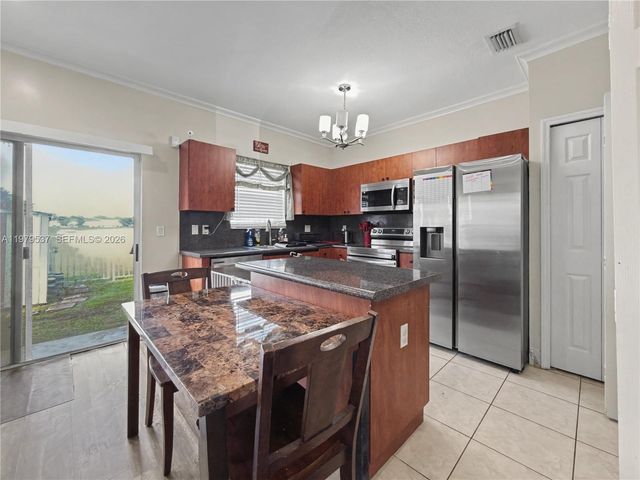 3070 SE 17th Ave, Homestead, FL 33035