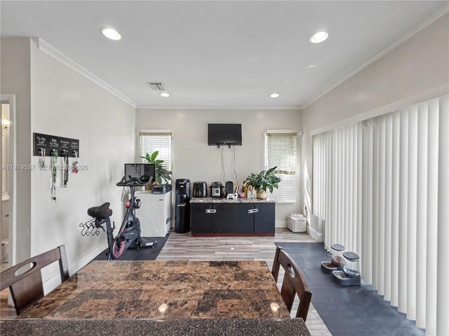 3070 SE 17th Ave, Homestead, FL 33035