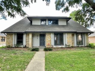 3014 Edgewood Drive, Sugar Land, TX 77479