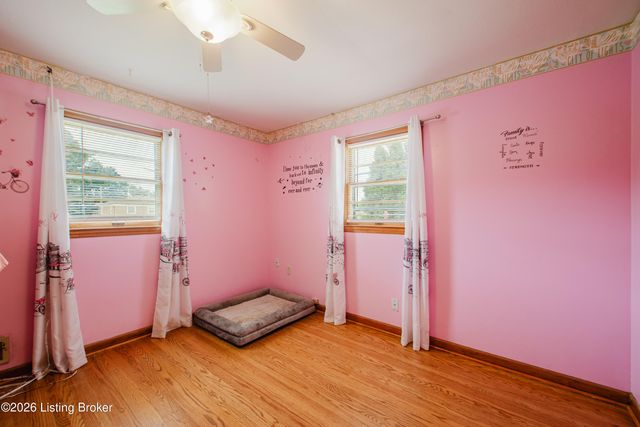8304 Seaforth Dr, Louisville, KY 40258