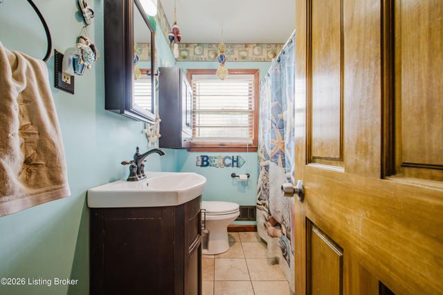 8304 Seaforth Dr, Louisville, KY 40258