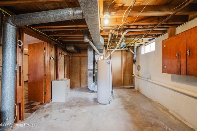 8304 Seaforth Dr, Louisville, KY 40258