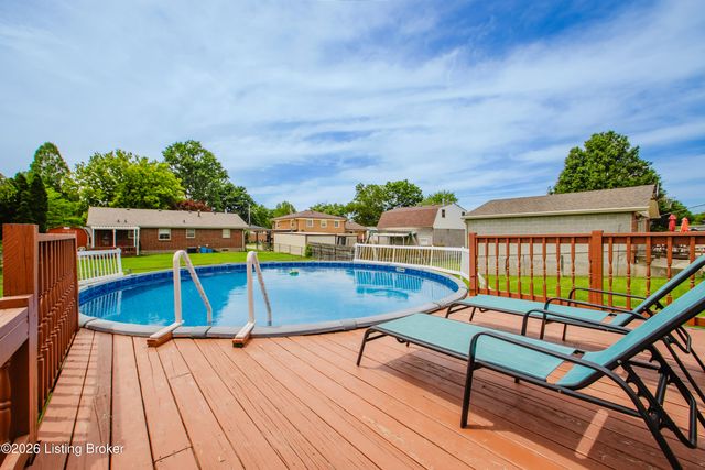 8304 Seaforth Dr, Louisville, KY 40258
