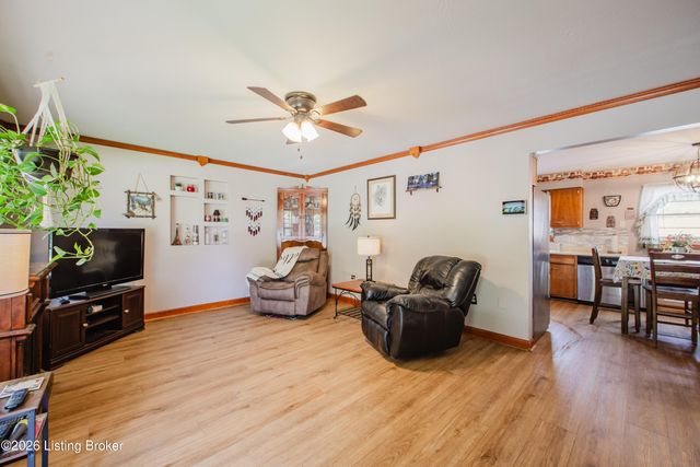 8304 Seaforth Dr, Louisville, KY 40258