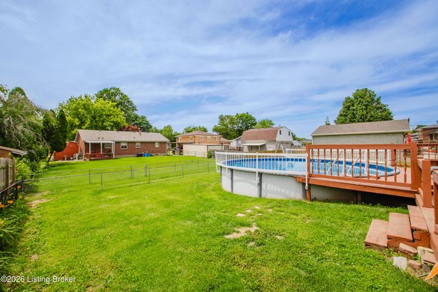 8304 Seaforth Dr, Louisville, KY 40258