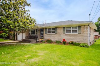 8304 Seaforth Dr, Louisville, KY 40258