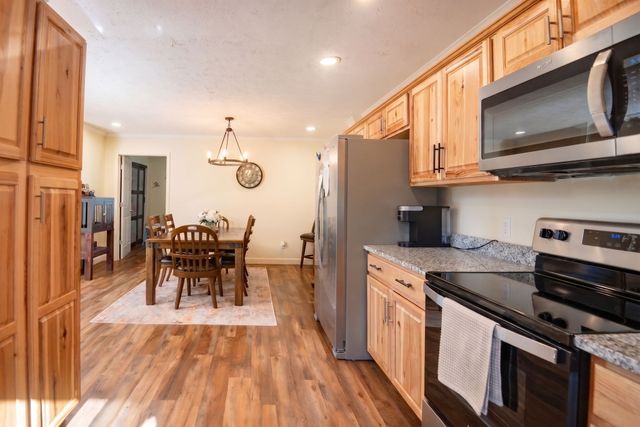 33 Horseshoe Bend Ln, Elmwood, TN 38560