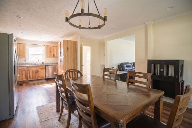 33 Horseshoe Bend Ln, Elmwood, TN 38560