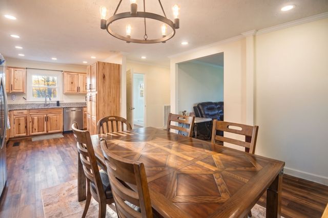 33 Horseshoe Bend Ln, Elmwood, TN 38560