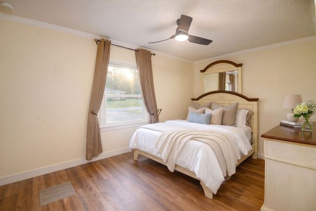 33 Horseshoe Bend Ln, Elmwood, TN 38560