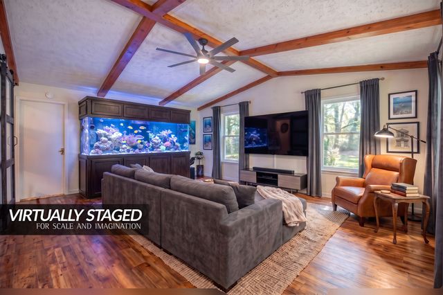 33 Horseshoe Bend Ln, Elmwood, TN 38560