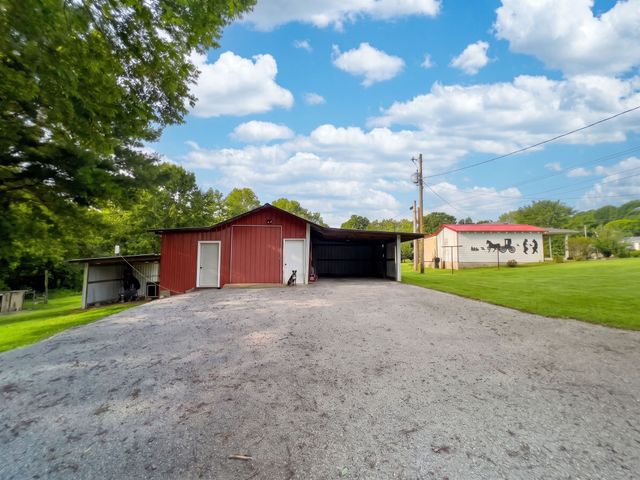 33 Horseshoe Bend Ln, Elmwood, TN 38560