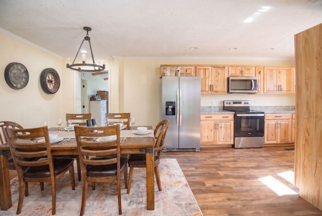 33 Horseshoe Bend Ln, Elmwood, TN 38560