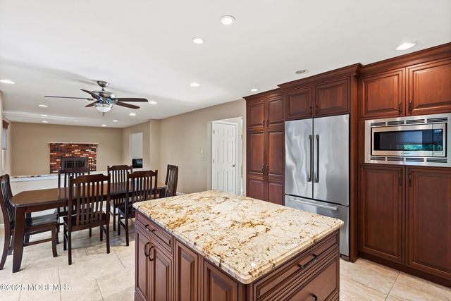 1 Kate Court, Marlboro, NJ 07746