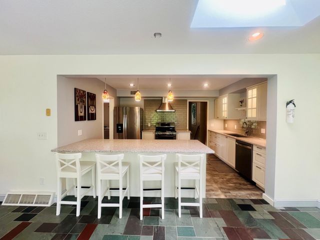 2640 Noble Avenue N, Golden Valley, MN 55422
