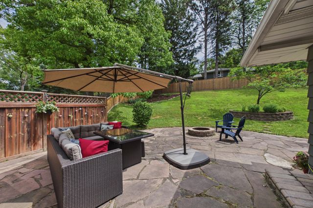 2640 Noble Avenue N, Golden Valley, MN 55422