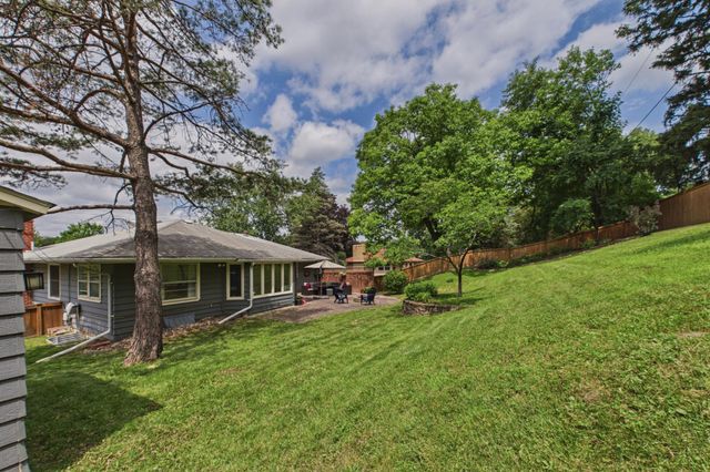 2640 Noble Avenue N, Golden Valley, MN 55422