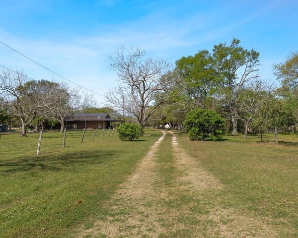 3809 Fm 2853, Palacios, TX 77465
