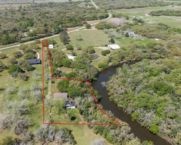3809 Fm 2853, Palacios, TX 77465
