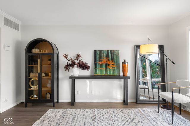 4230 River Road, Columbus, IN 47203