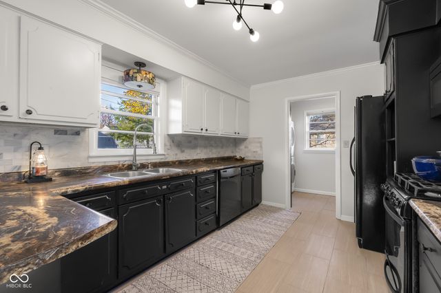 4230 River Road, Columbus, IN 47203