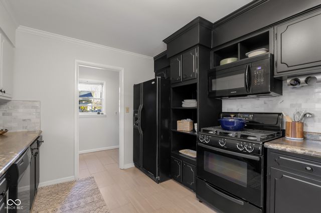 4230 River Road, Columbus, IN 47203