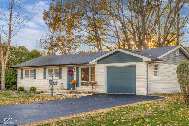 4230 River Road, Columbus, IN 47203